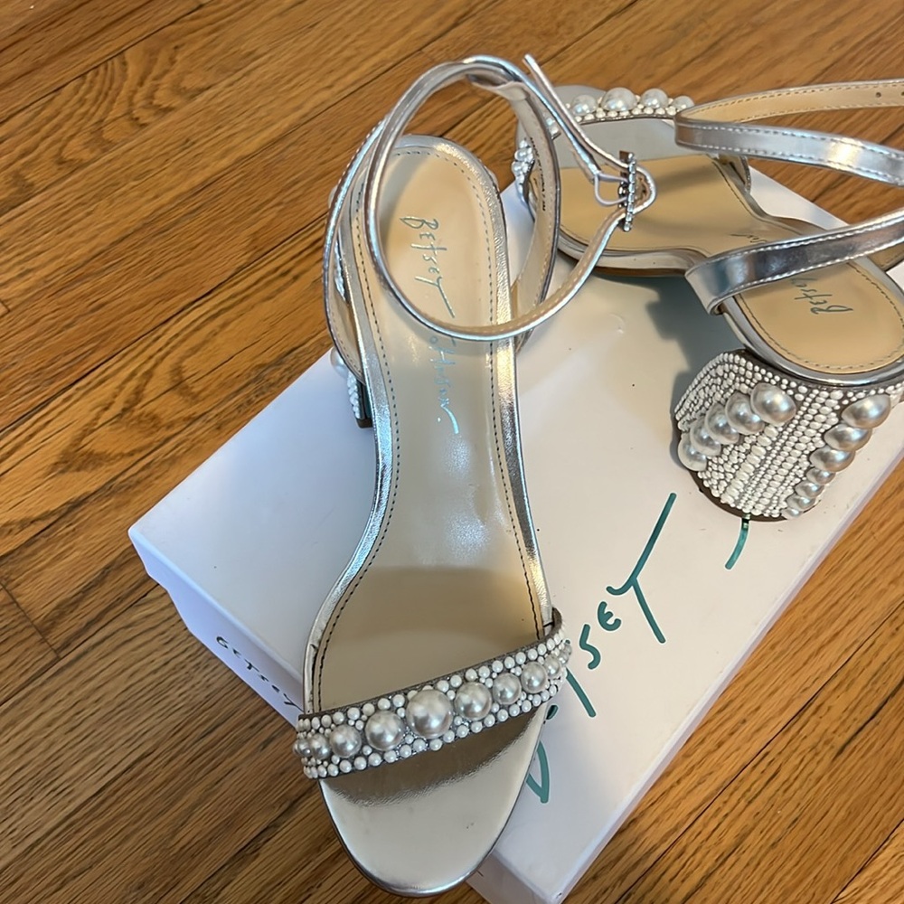 Betsey Johnson heels 7.5 - Picture 11 of 11